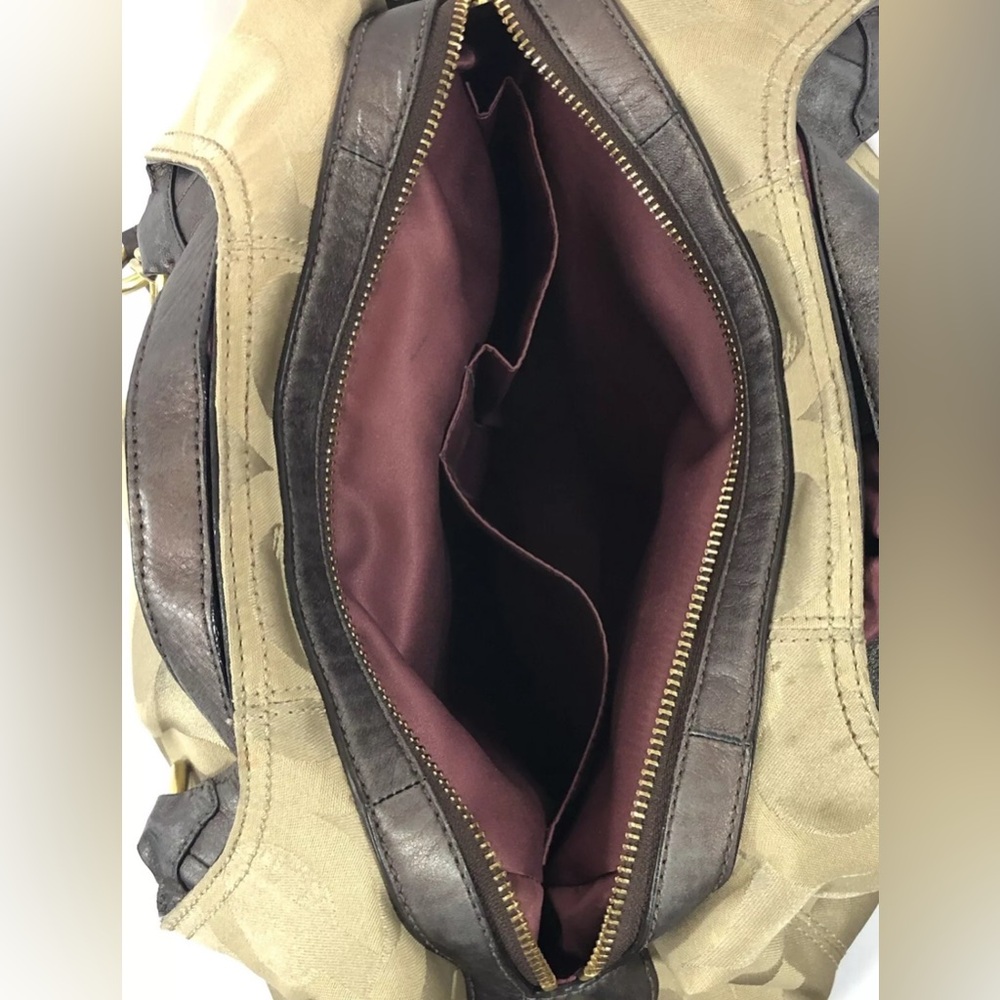 Coach Maggie Optic XL Beige Shoulder Bag - Picture 12 of 14